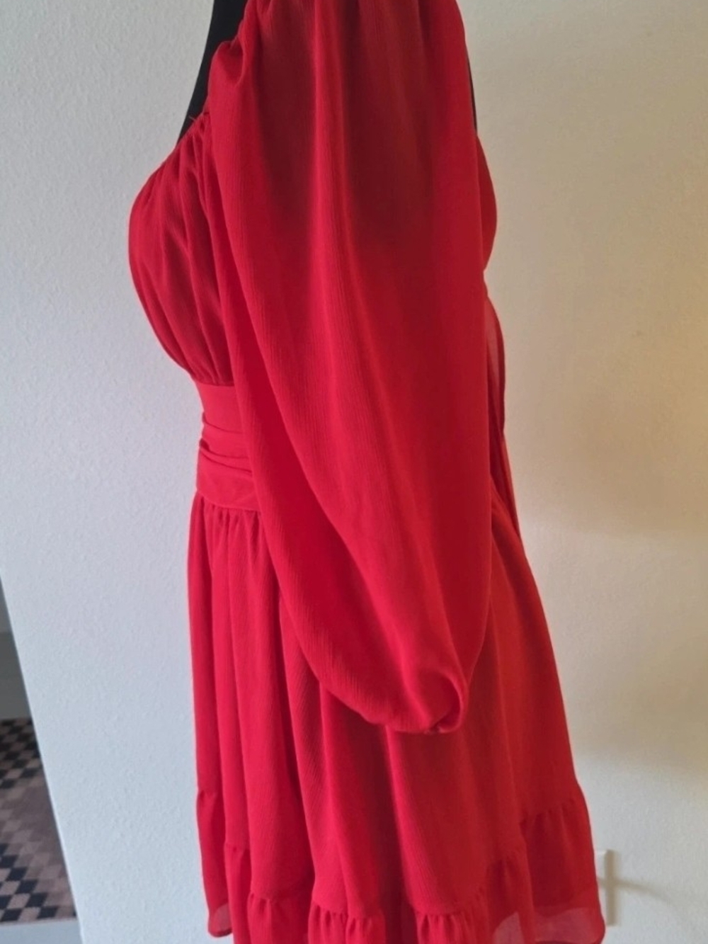 Women's Red Open-Back Tie Detail Mini Dress - Picture 4 of 5